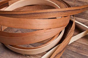 Furnierkanten in Holzfarben
